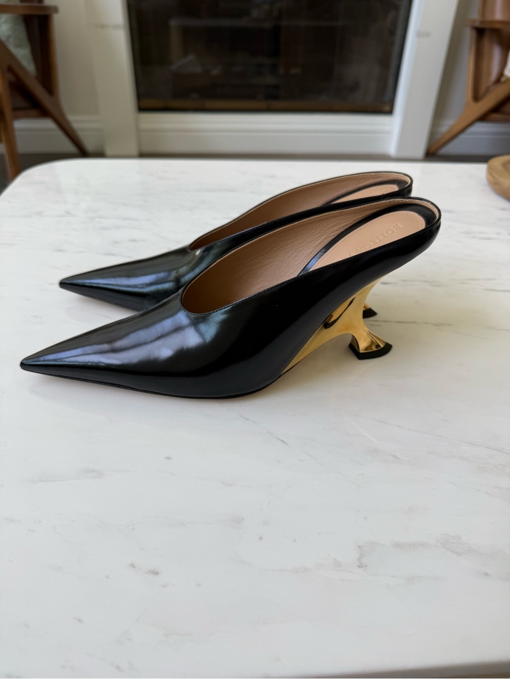 Bottega Veneta Black Pointed Leather Mules with Tan Insole - Picture 2 of 5